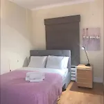 One Stop Oxford Street Family House