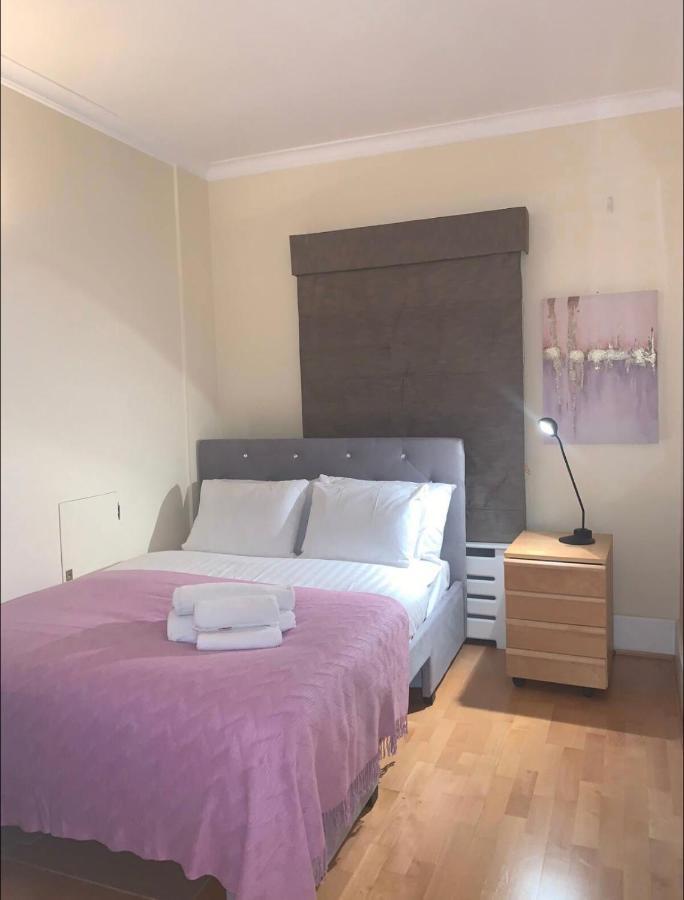 One Stop Oxford Street Family House * London