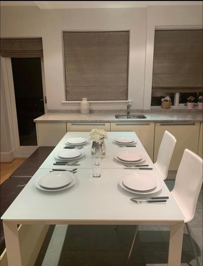 One Stop Oxford Street Family House
